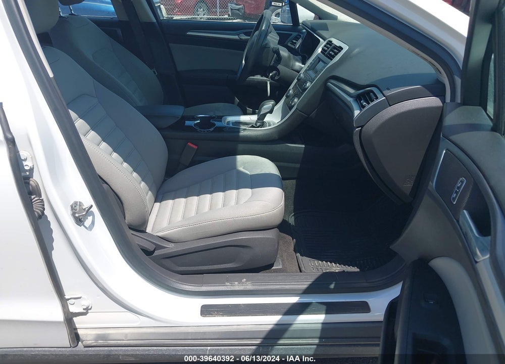 2014 FORD FUSION S VIN: 1FA6P0G71E5393922
