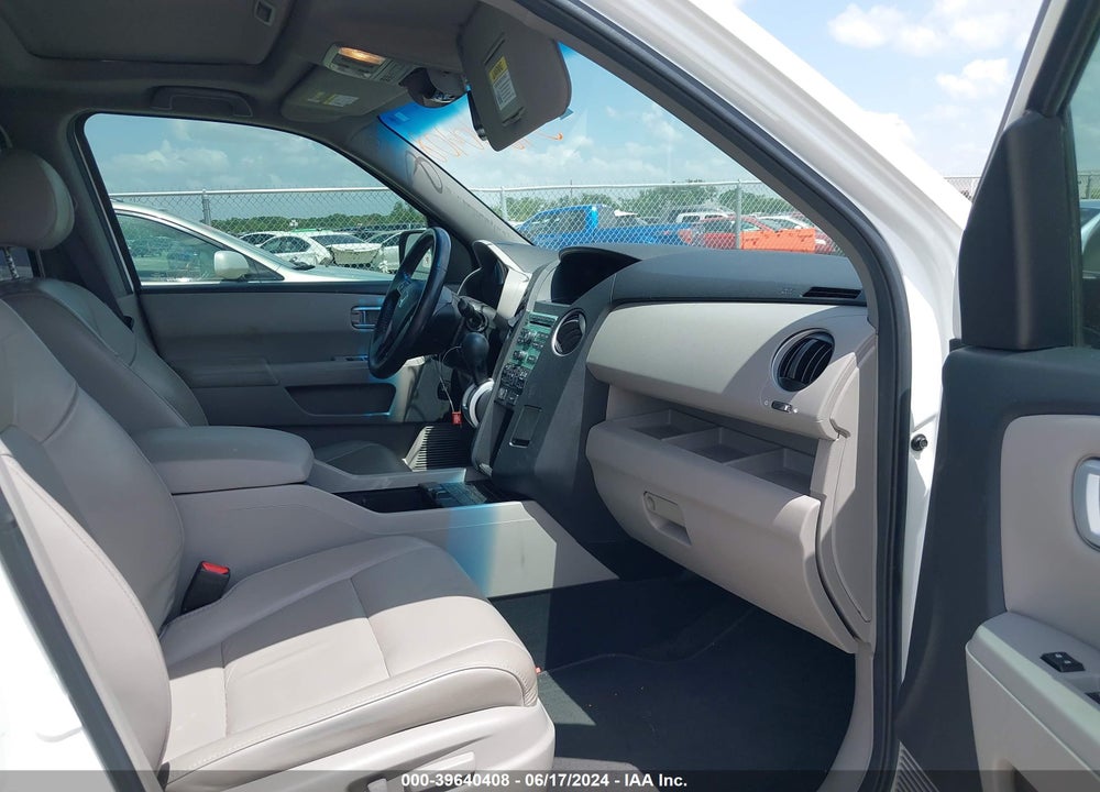 2011 HONDA PILOT EX-L VIN: 5FNYF3H51BB006767