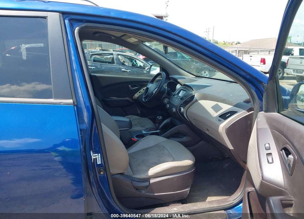 2015 HYUNDAI TUCSON SE VIN: KM8JUCAG1FU993575