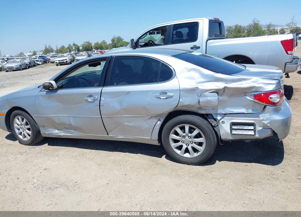 2002 LEXUS ES 300 VIN: JTHBF30G820084527