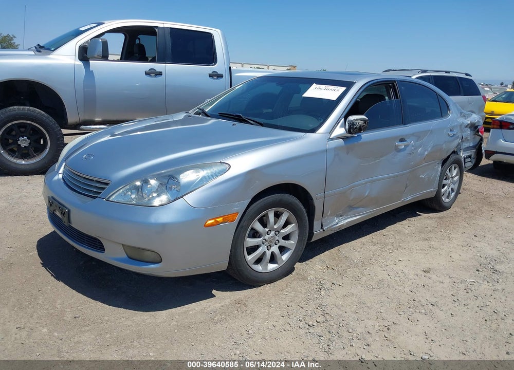 2002 LEXUS ES 300 VIN: JTHBF30G820084527