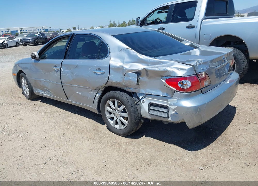 2002 LEXUS ES 300 VIN: JTHBF30G820084527