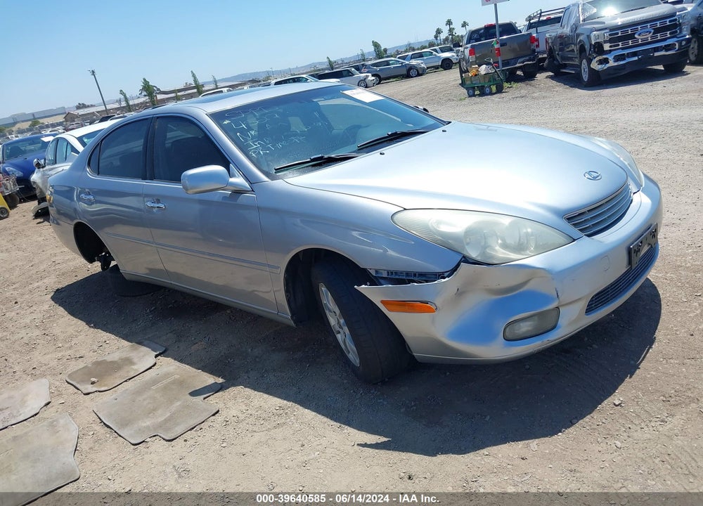 2002 LEXUS ES 300 VIN: JTHBF30G820084527