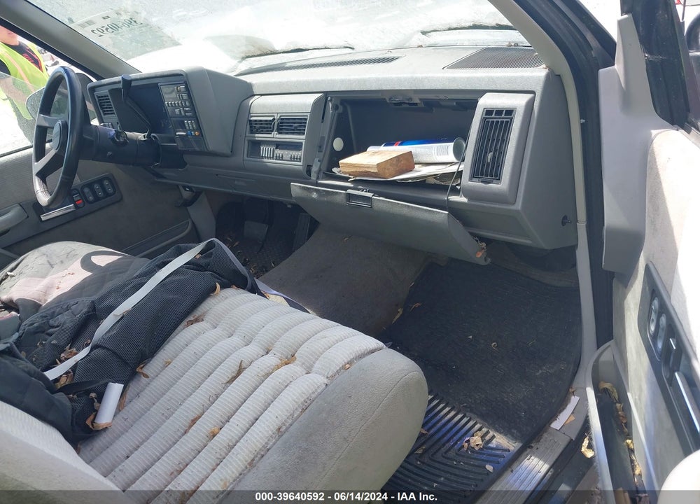 1992 GMC SIERRA C1500 VIN: 1GTEC14K5NE509168