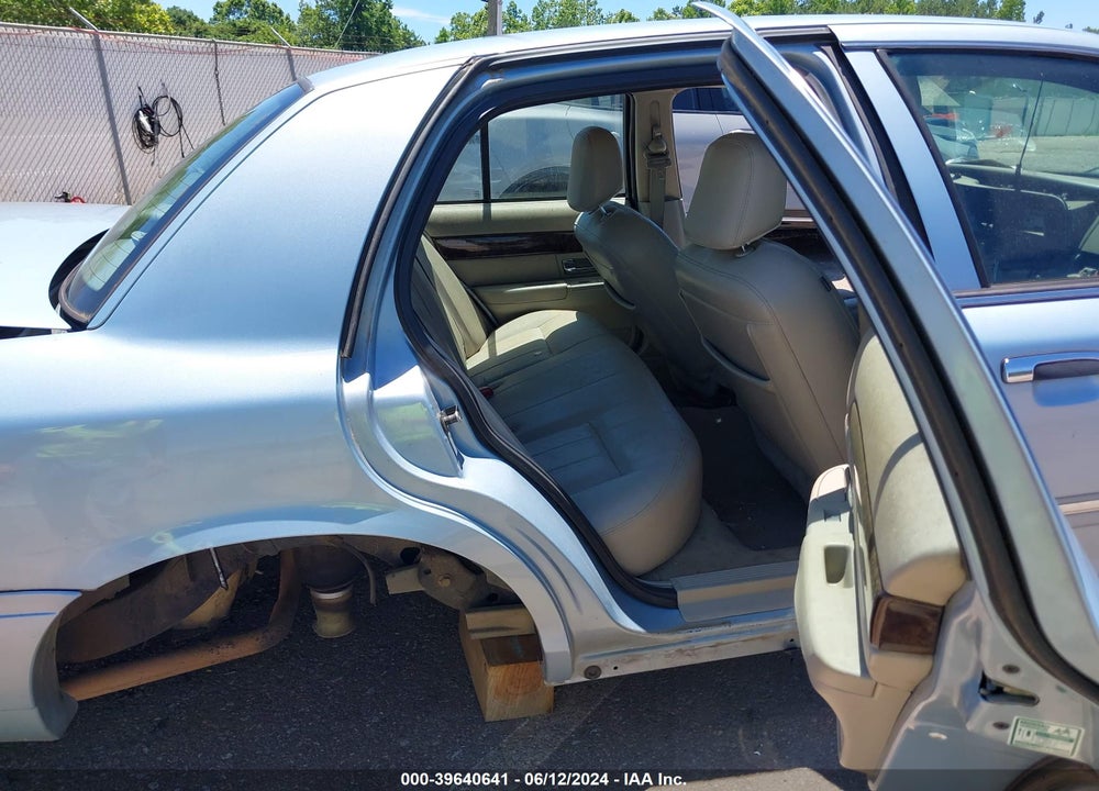 2010 MERCURY GRAND MARQUIS LS (FLEET ONLY) VIN: 2MEBM7FV7AX634092