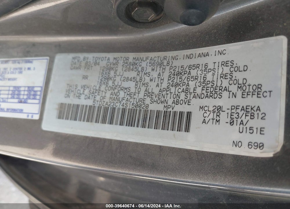 2004 TOYOTA SIENNA LE VIN: 5TDZA23C74S150020