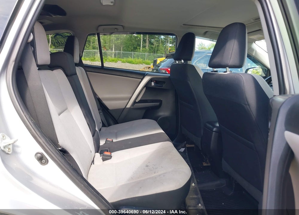2016 TOYOTA RAV4 XLE VIN: 2T3RFREV6GW526296