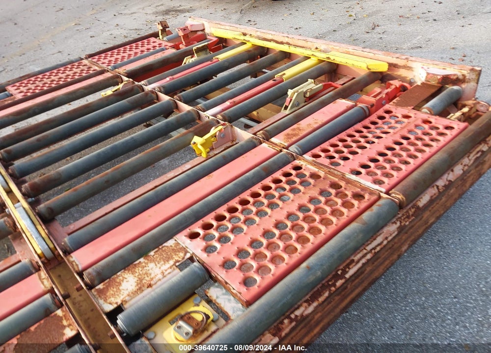 2004 EQUIPMENT GSE A05165D VIN: 00000000000168502