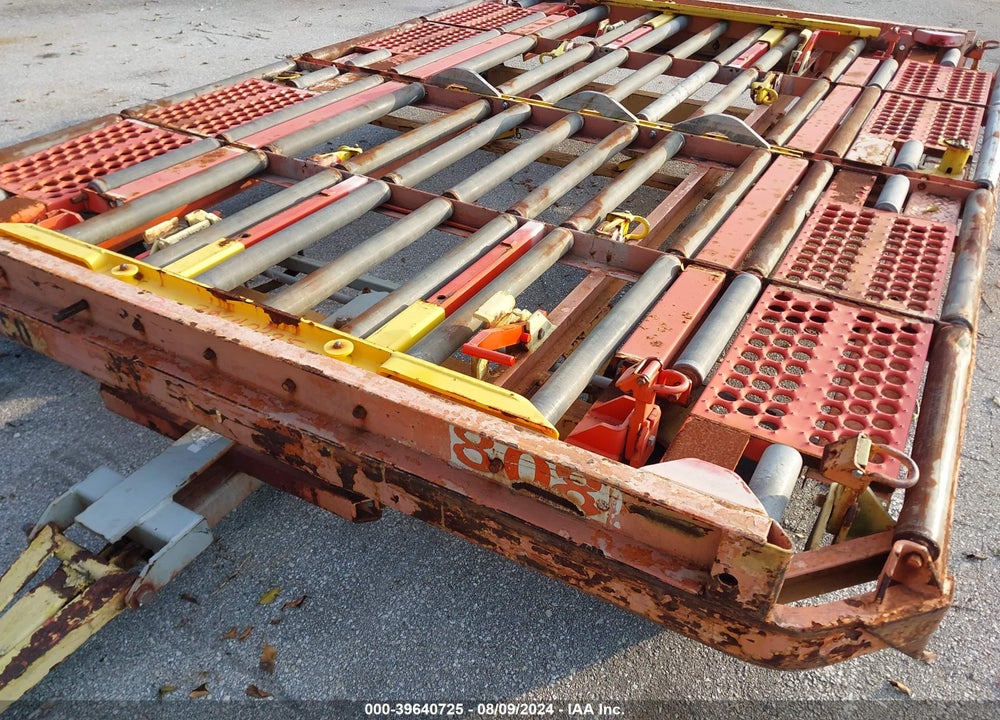 2004 EQUIPMENT GSE A05165D VIN: 00000000000168502