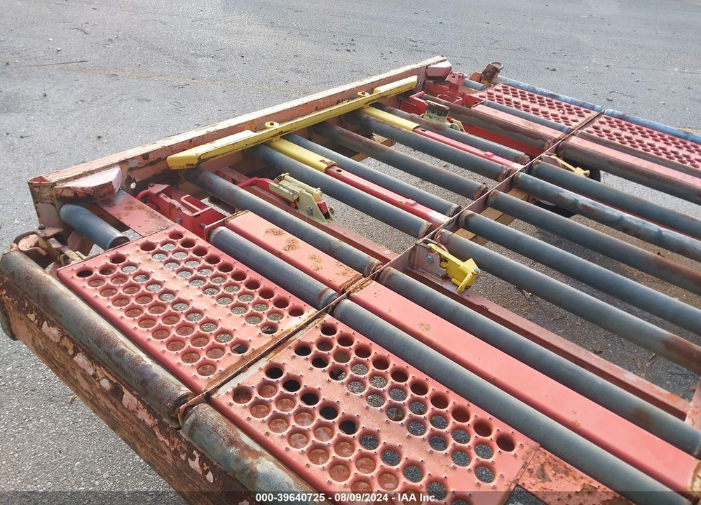 2004 EQUIPMENT GSE A05165D VIN: 00000000000168502