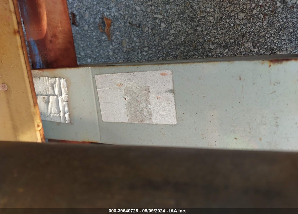 2004 EQUIPMENT GSE A05165D VIN: 00000000000168502