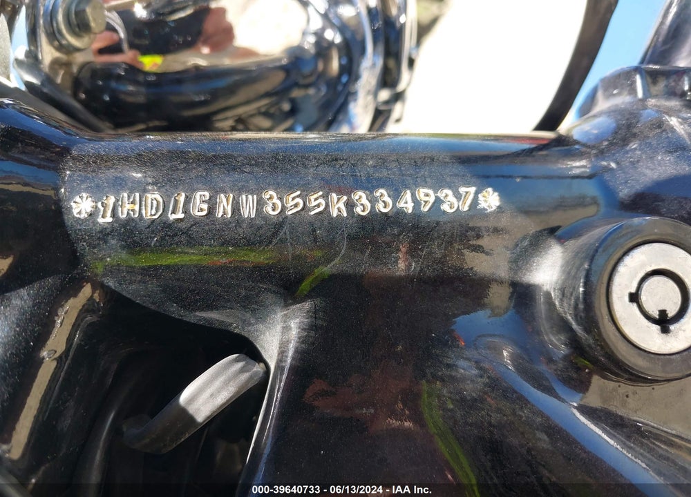 2005 HARLEY-DAVIDSON FXDLI VIN: 1HD1GNW355K334937