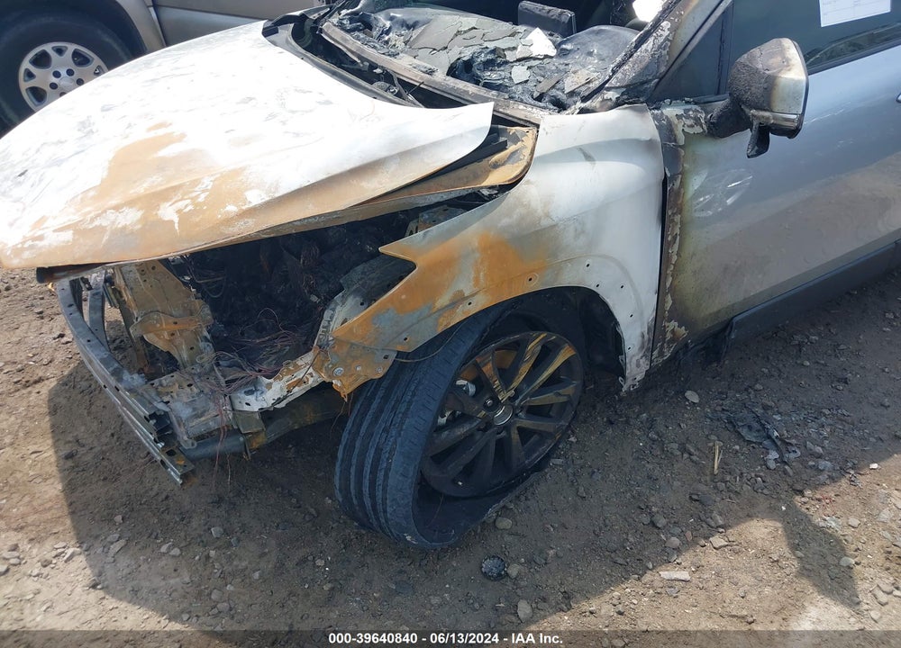 2022 TOYOTA COROLLA CROSS VIN: 7MUEAAAG6NV035561