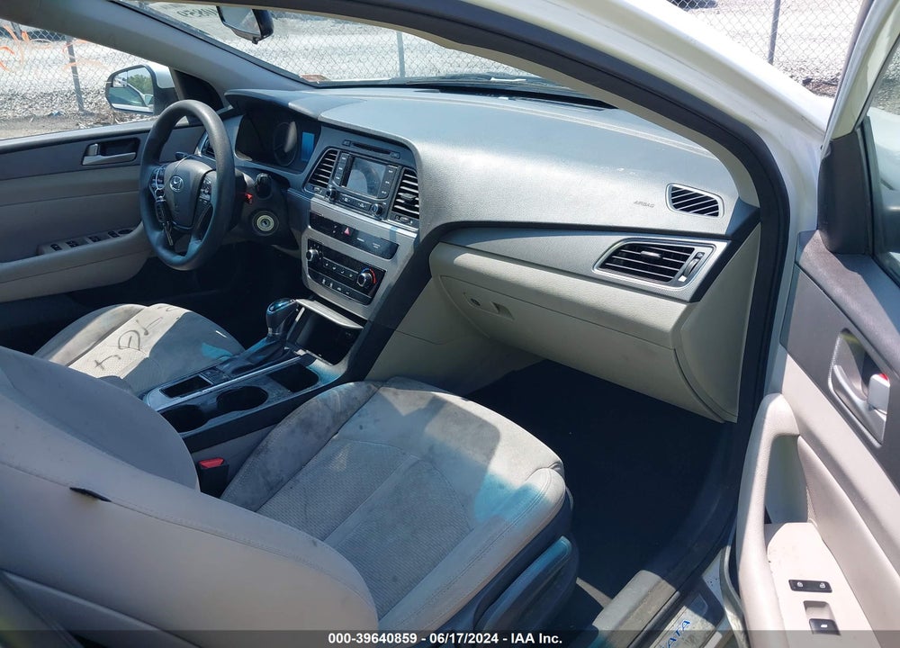 2015 HYUNDAI SONATA SE VIN: 5NPE24AF6FH225674