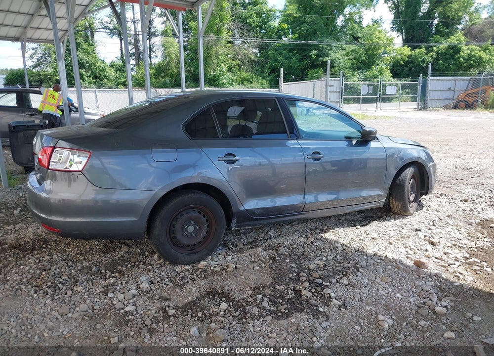 2011 VOLKSWAGEN JETTA 2.0L S VIN: 3VW2K7AJ0BM058092