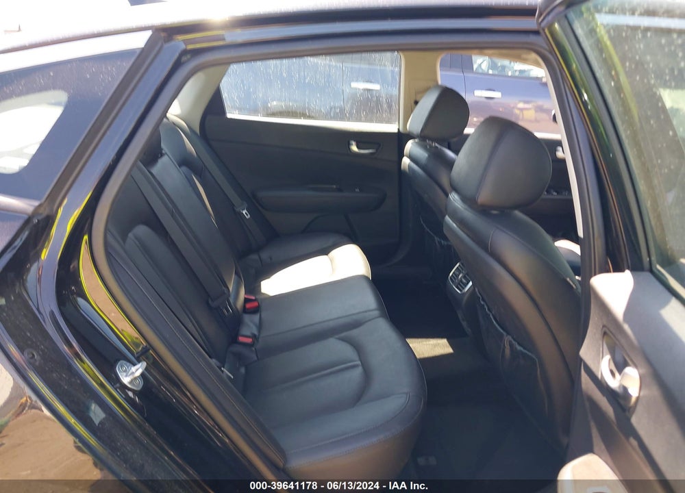 2018 KIA OPTIMA EX VIN: 5XXGU4L31JG191119