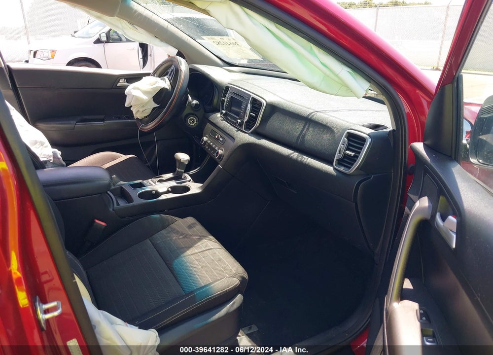 2018 KIA SPORTAGE LX VIN: KNDPMCACXJ7344215