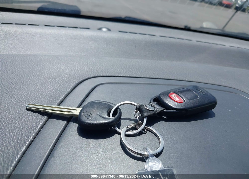 2010 HYUNDAI ELANTRA GLS VIN: KMHDU4AD2AU922063
