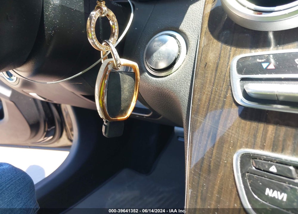 2017 MERCEDES-BENZ C 300 VIN: 55SWF4JB9HU194216