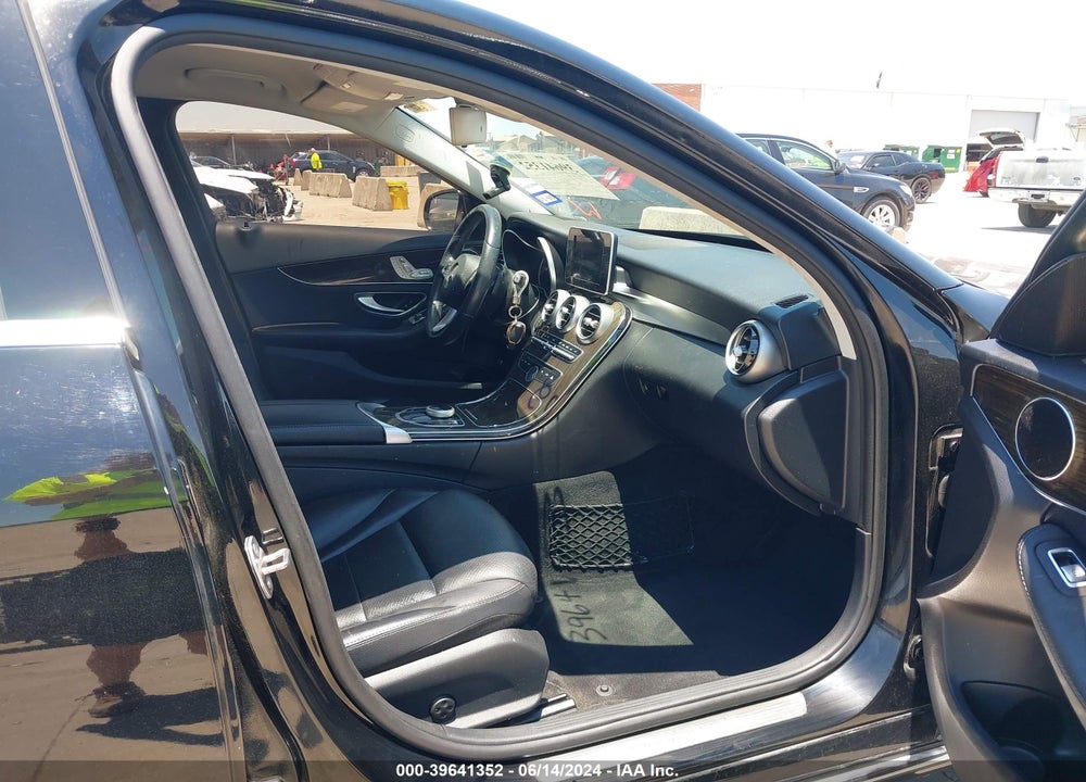 2017 MERCEDES-BENZ C 300 VIN: 55SWF4JB9HU194216