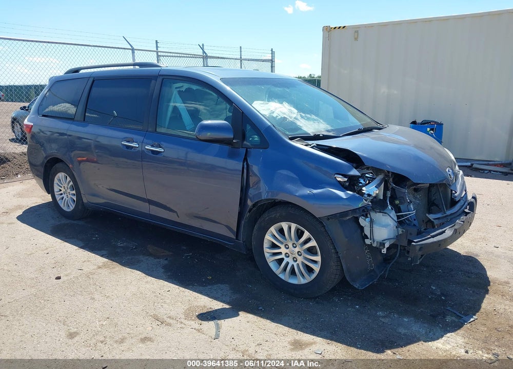 2015 TOYOTA SIENNA XLE 8 PASSENGER VIN: 5TDYK3DC2FS641322