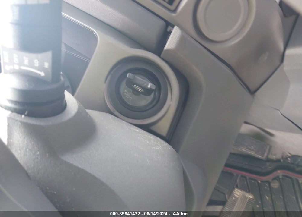 2005 NISSAN TITAN VIN: 1N6BA07A65N543882