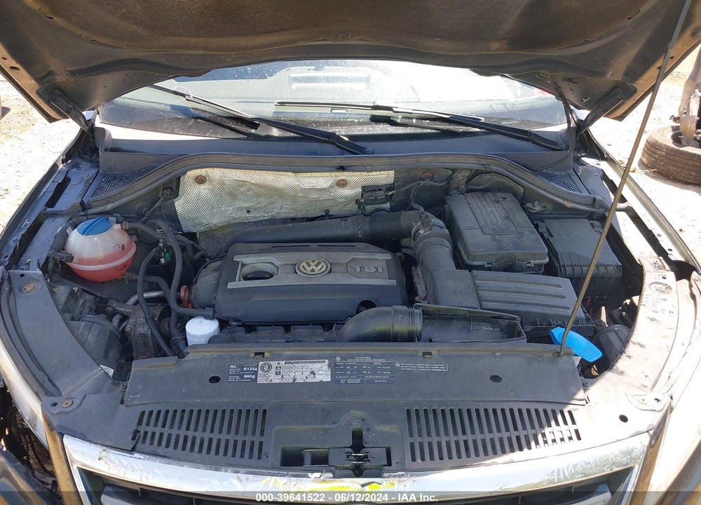2011 VOLKSWAGEN TIGUAN SE VIN: WVGBV7AX3BW521935