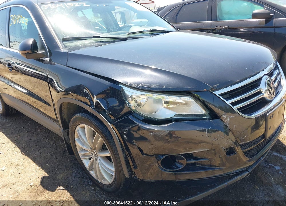 2011 VOLKSWAGEN TIGUAN SE VIN: WVGBV7AX3BW521935