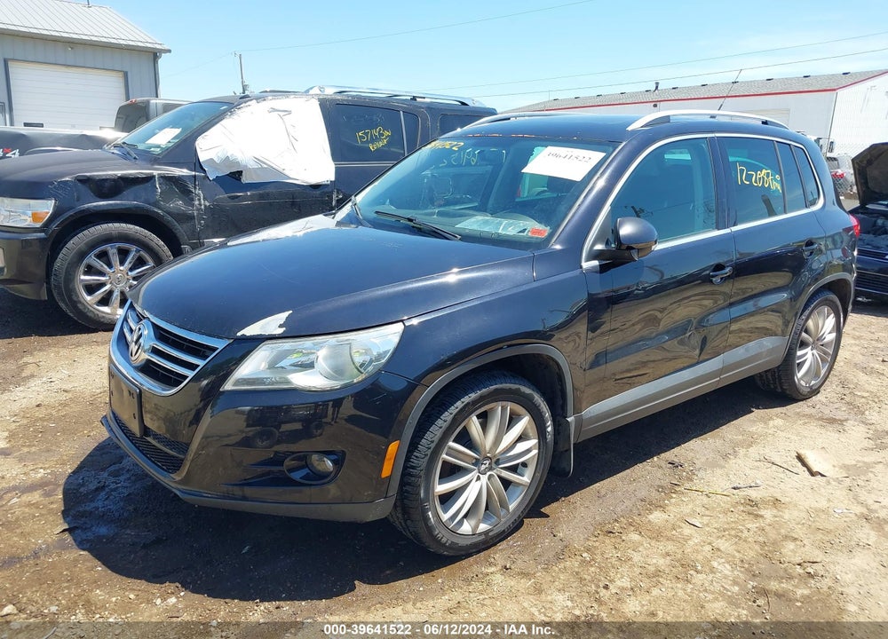 2011 VOLKSWAGEN TIGUAN SE VIN: WVGBV7AX3BW521935
