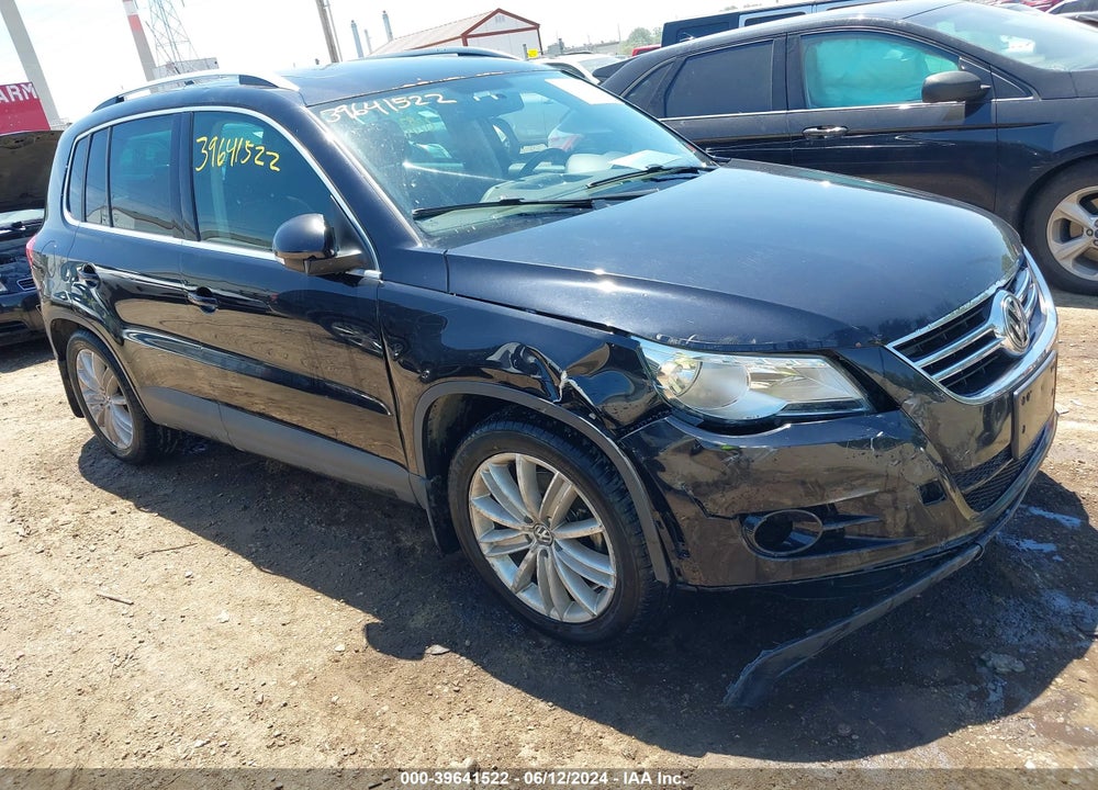 2011 VOLKSWAGEN TIGUAN SE VIN: WVGBV7AX3BW521935