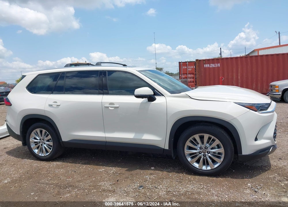 2024 TOYOTA GRAND HIGHLANDER PLATINUM VIN: 5TDAAAB55RS033103
