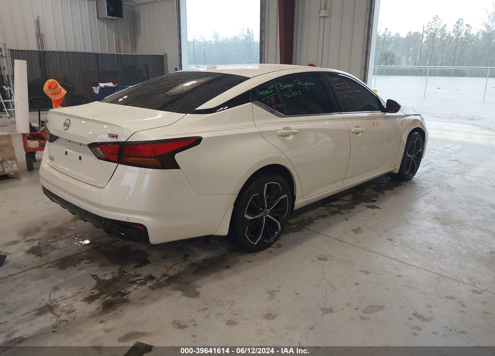 2024 NISSAN ALTIMA SR FWD VIN: 1N4BL4CV8RN322647