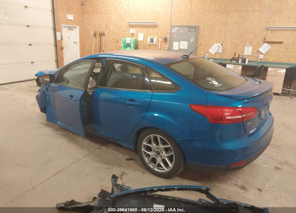 2015 FORD FOCUS SE VIN: 1FADP3F2XFL240046