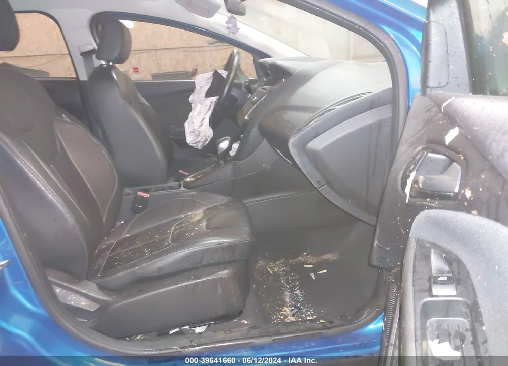 2015 FORD FOCUS SE VIN: 1FADP3F2XFL240046