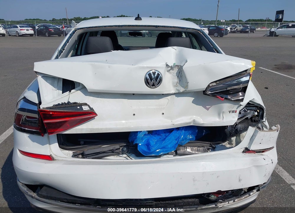 2018 VOLKSWAGEN PASSAT 2.0T R-LINE/2.0T S VIN: 1VWAA7A31JC016580