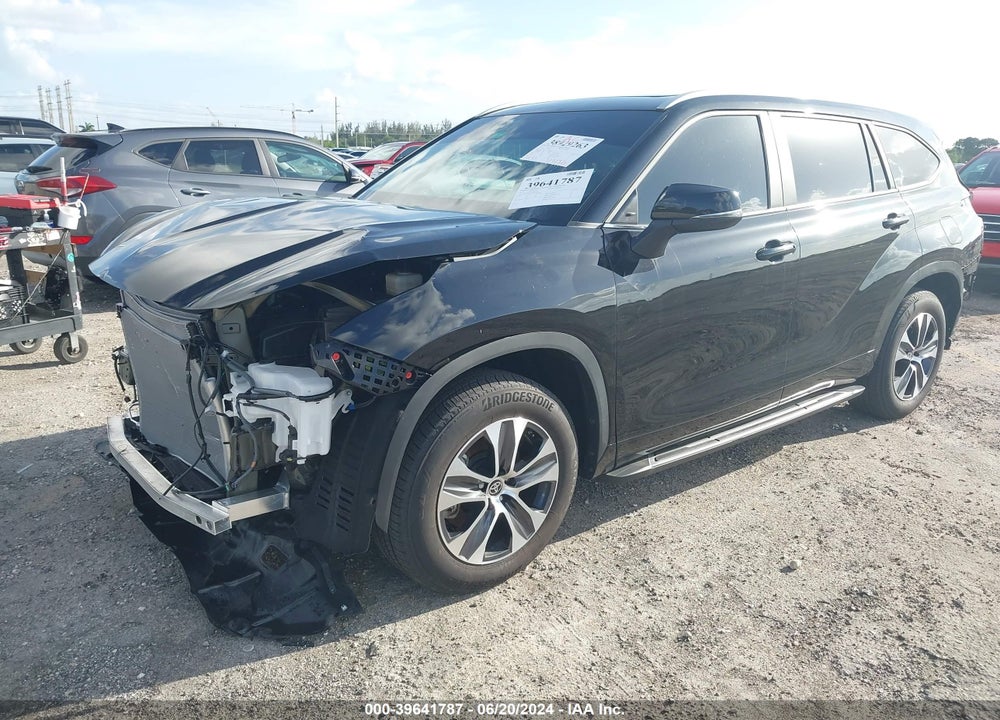 2023 TOYOTA HIGHLANDER XLE VIN: 5TDKDRAH5PS038093
