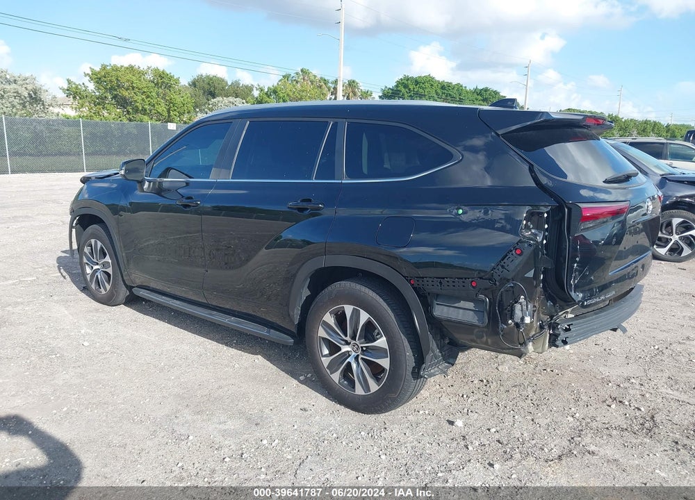 2023 TOYOTA HIGHLANDER XLE VIN: 5TDKDRAH5PS038093