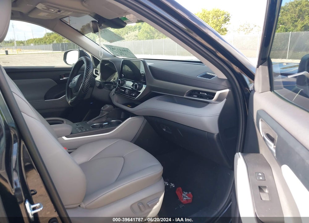 2023 TOYOTA HIGHLANDER XLE VIN: 5TDKDRAH5PS038093