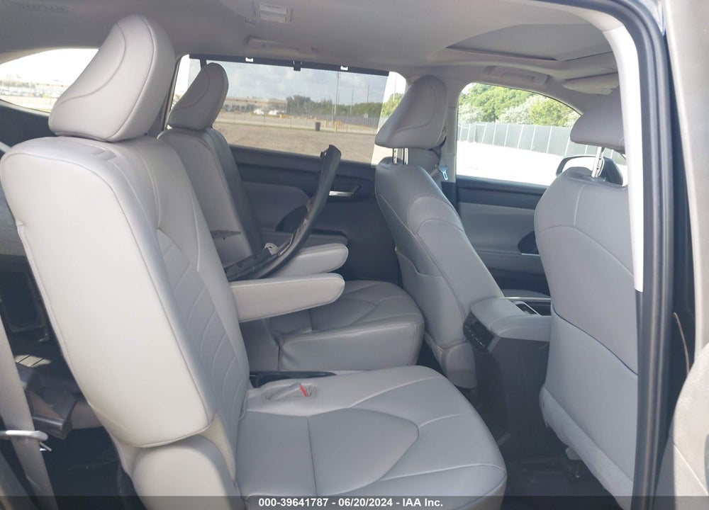 2023 TOYOTA HIGHLANDER XLE VIN: 5TDKDRAH5PS038093