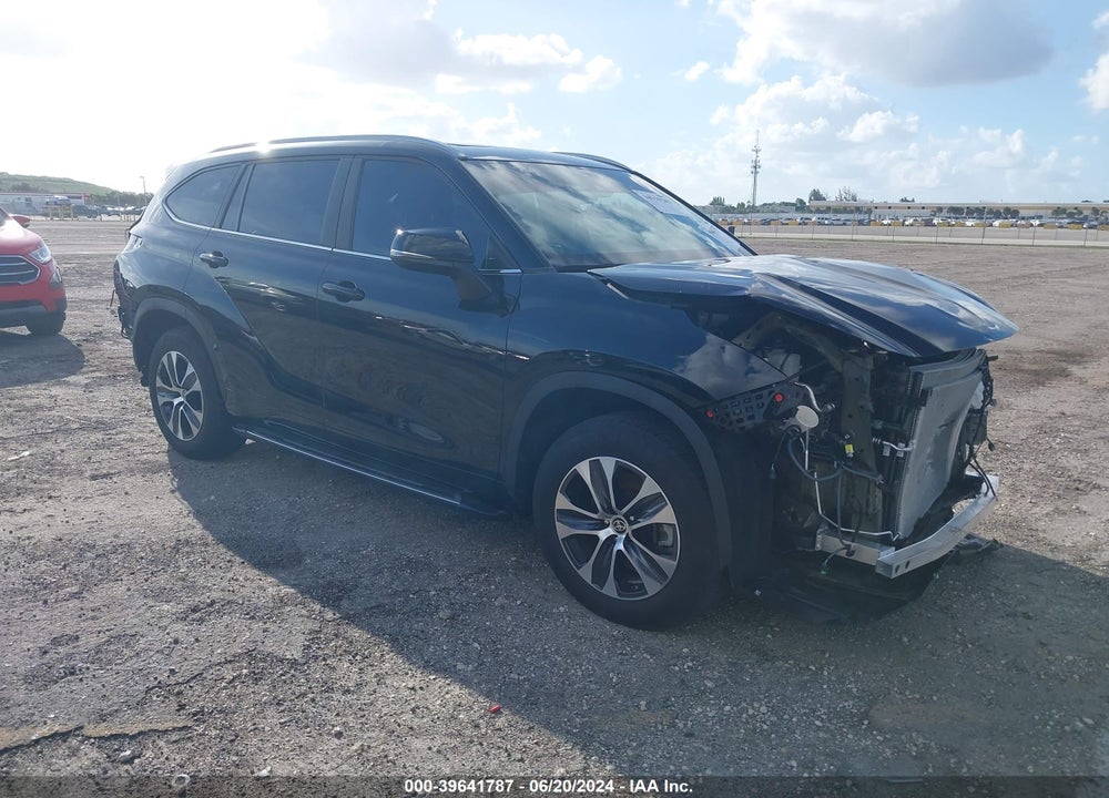 2023 TOYOTA HIGHLANDER XLE VIN: 5TDKDRAH5PS038093