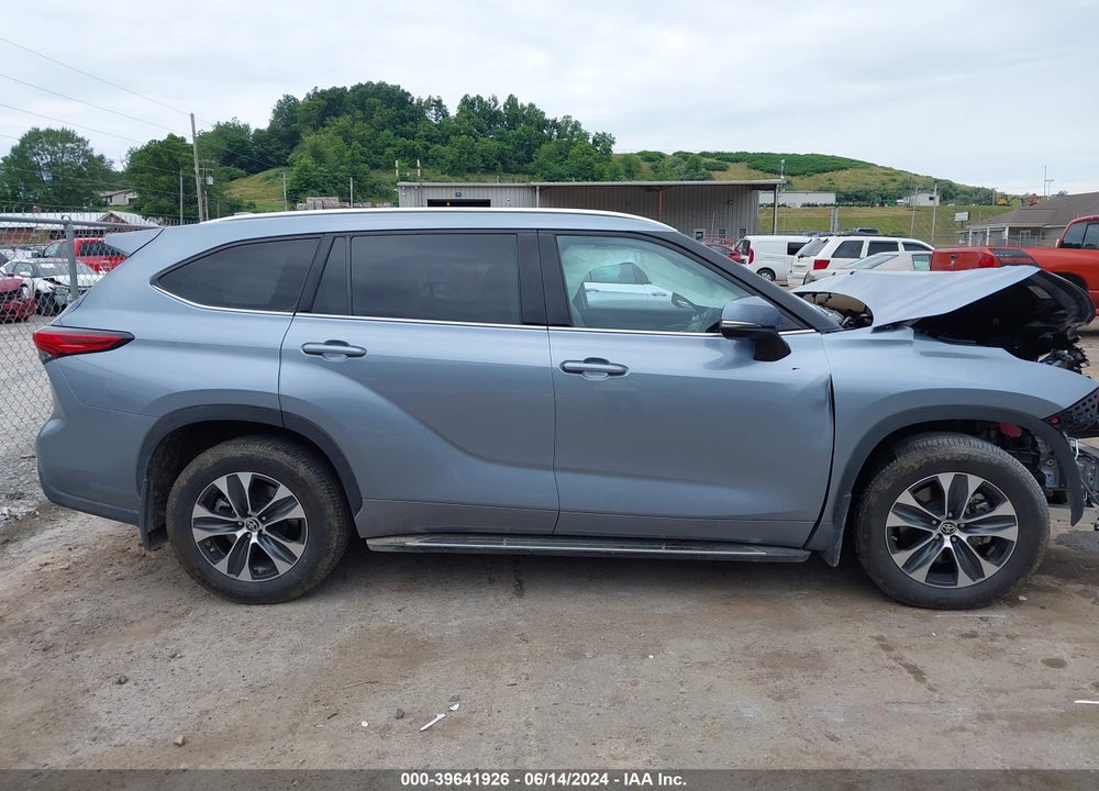 2021 TOYOTA HIGHLANDER XLE VIN: 5TDGZRBH1MS101305