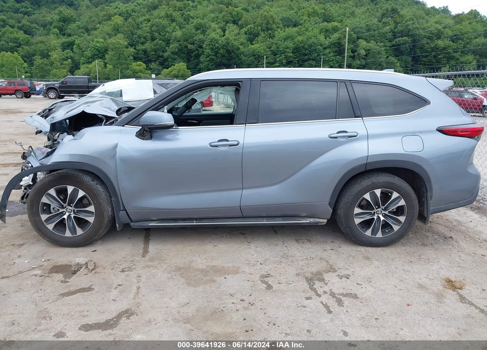 2021 TOYOTA HIGHLANDER XLE VIN: 5TDGZRBH1MS101305