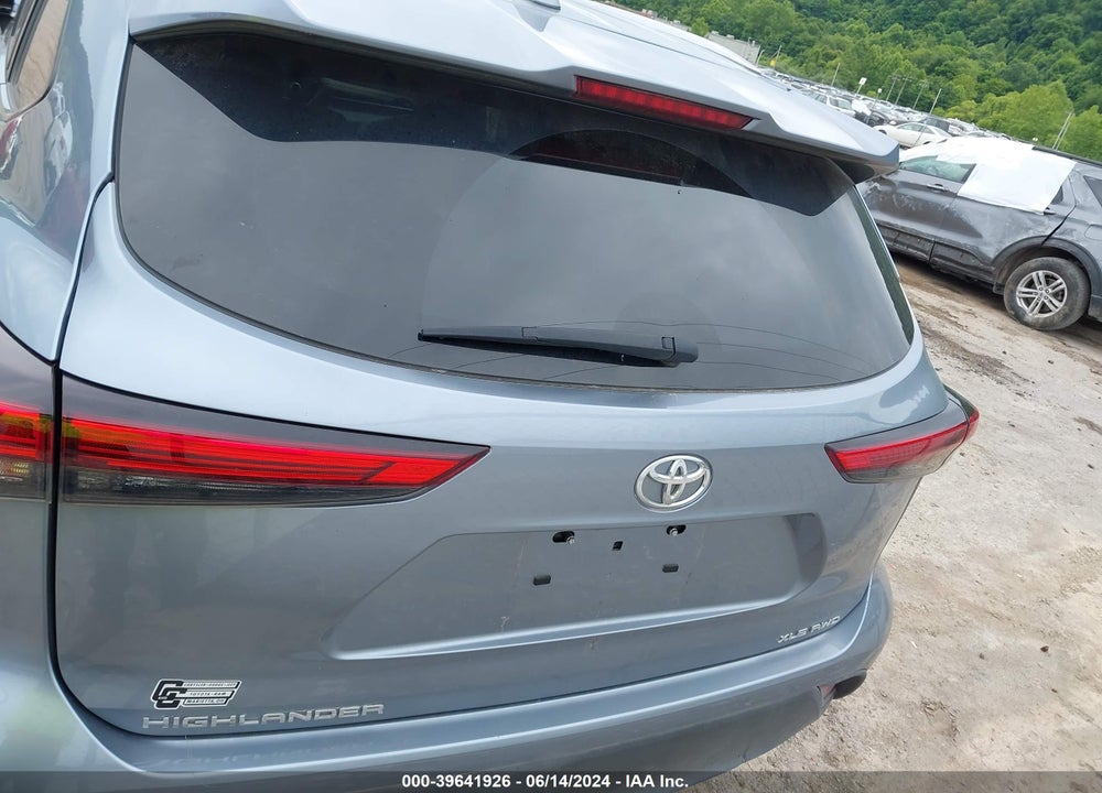 2021 TOYOTA HIGHLANDER XLE VIN: 5TDGZRBH1MS101305