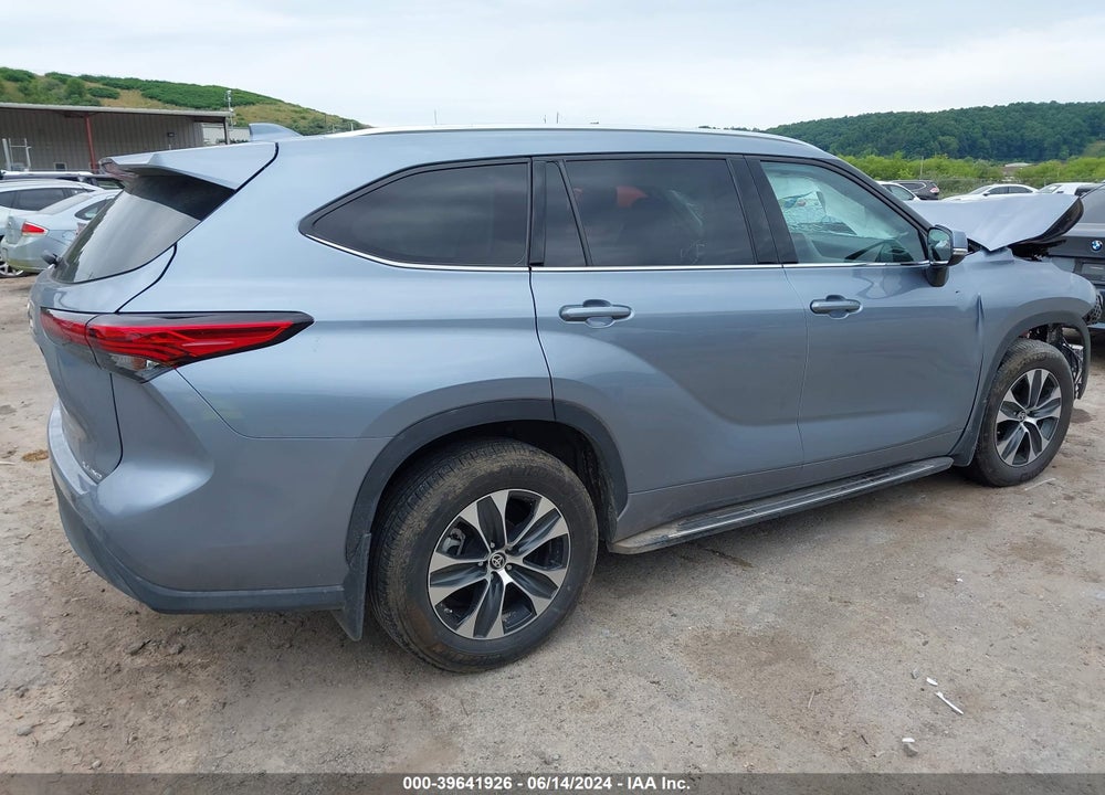 2021 TOYOTA HIGHLANDER XLE VIN: 5TDGZRBH1MS101305