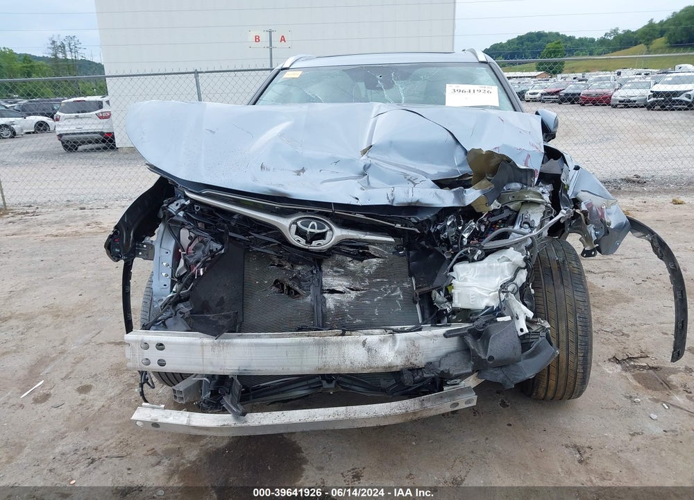 2021 TOYOTA HIGHLANDER XLE VIN: 5TDGZRBH1MS101305