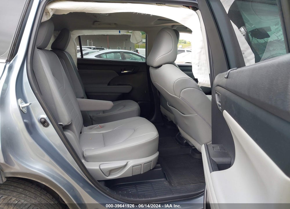 2021 TOYOTA HIGHLANDER XLE VIN: 5TDGZRBH1MS101305