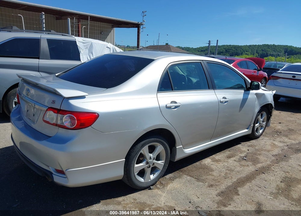 2011 TOYOTA COROLLA S/LE VIN: 2T1BU4EE0BC702580