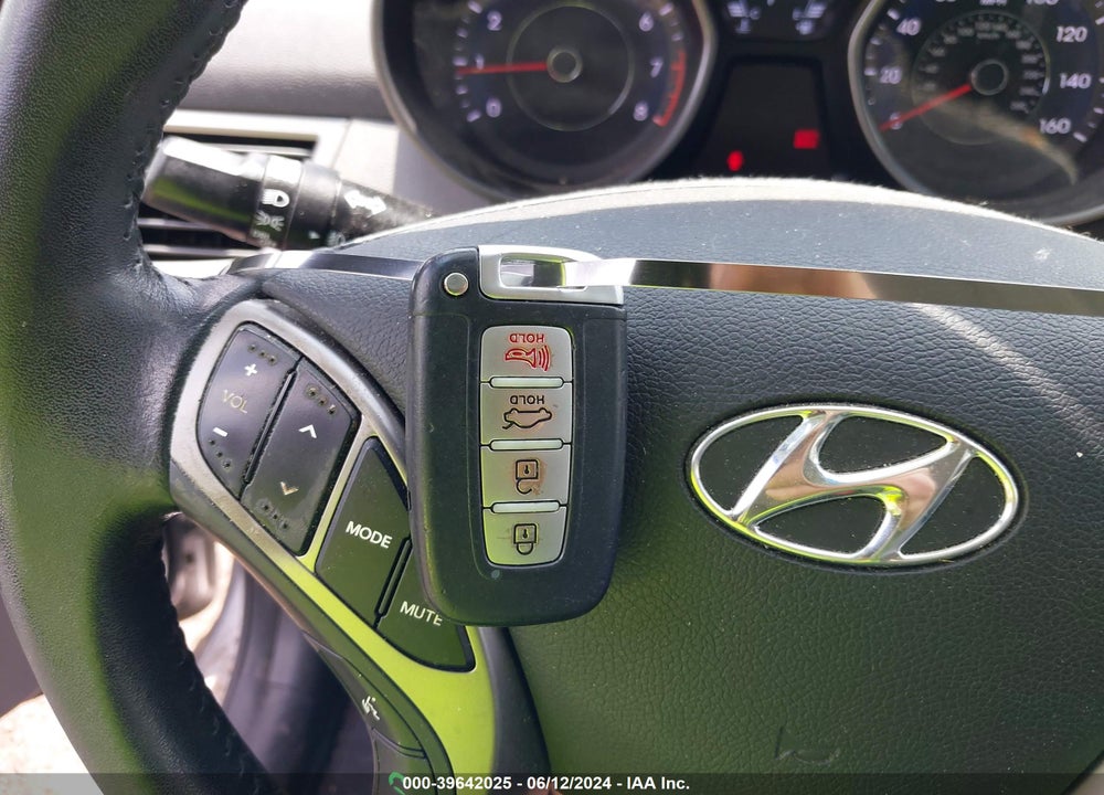 2013 HYUNDAI ELANTRA LIMITED VIN: 5NPDH4AE5DH235319