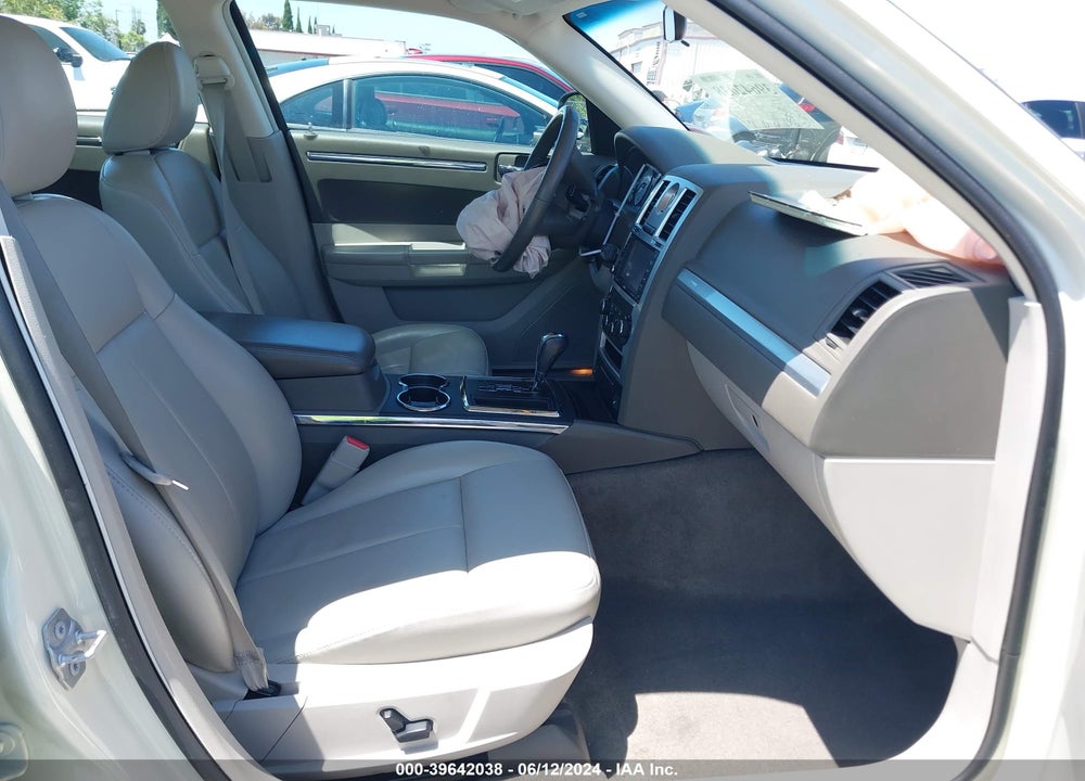 2010 CHRYSLER 300 TOURING/SIGNATURE SERIES/EXECUTIVE SERIES VIN: 2C3CA5CV3AH145324