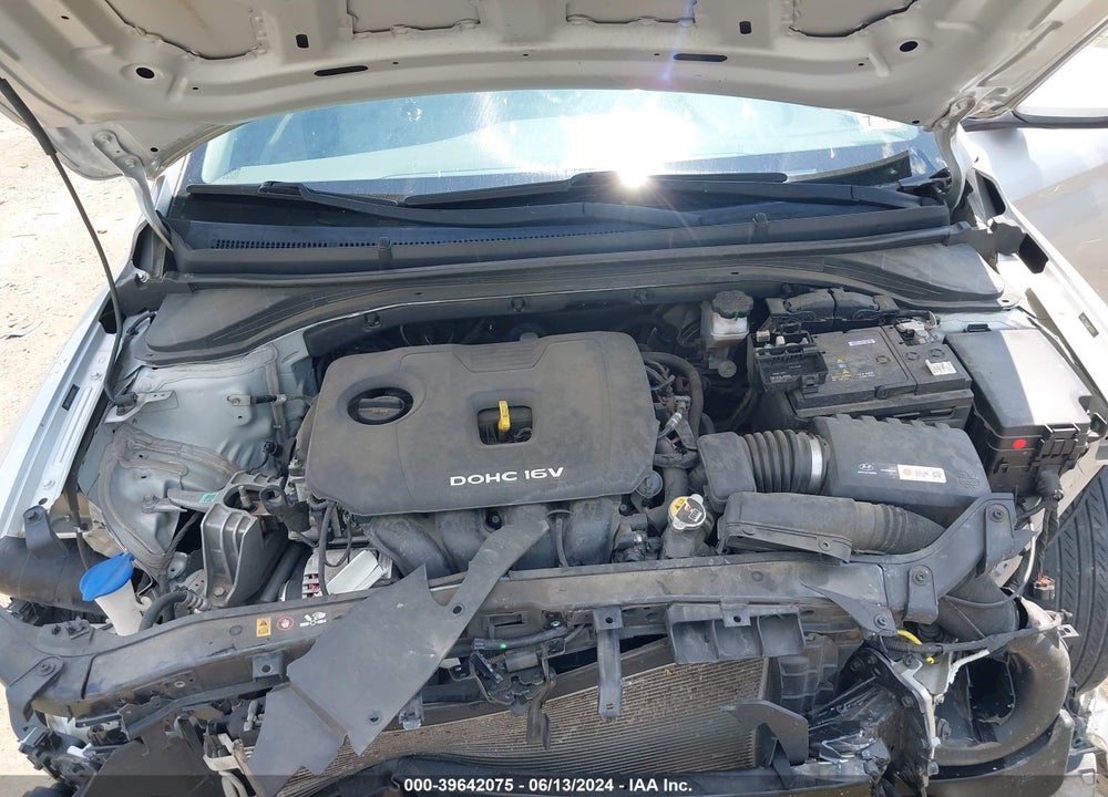2018 HYUNDAI ELANTRA SE VIN: 5NPD74LF8JH359301